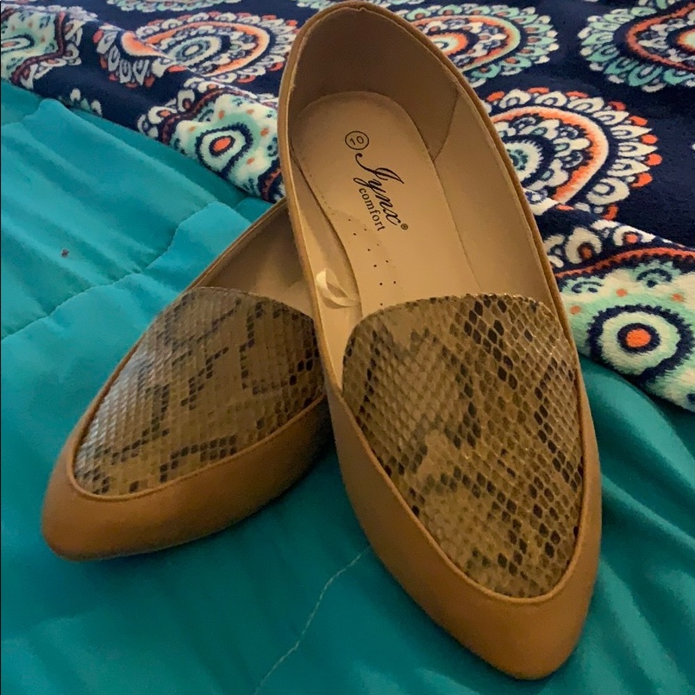 Loafer flats